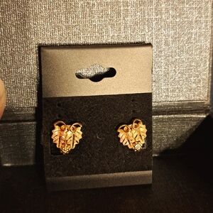 14K Black Hills Gold clip on vintage earrings